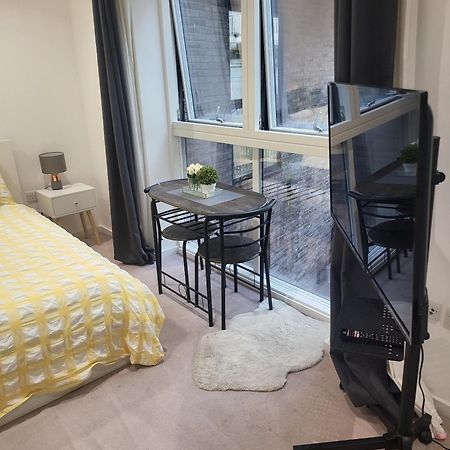 Kayz Lodge- Luxury Ensuite-Private & Shared Accommodation In A New House At The Olympic Village Overlooking Stratford Westfield And Tube Station London Exterior foto