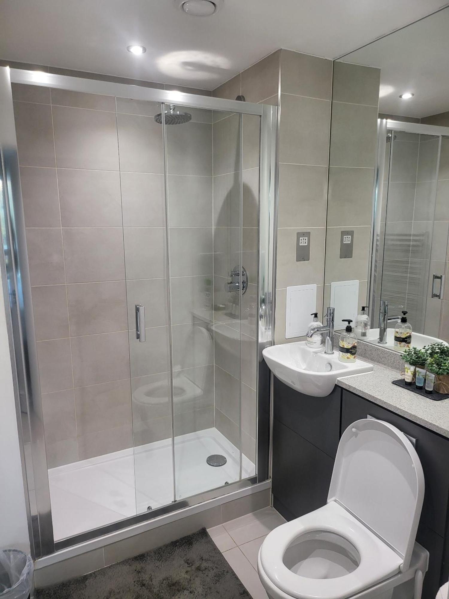 Kayz Lodge- Luxury Ensuite-Private & Shared Accommodation In A New House At The Olympic Village Overlooking Stratford Westfield And Tube Station London Zimmer foto