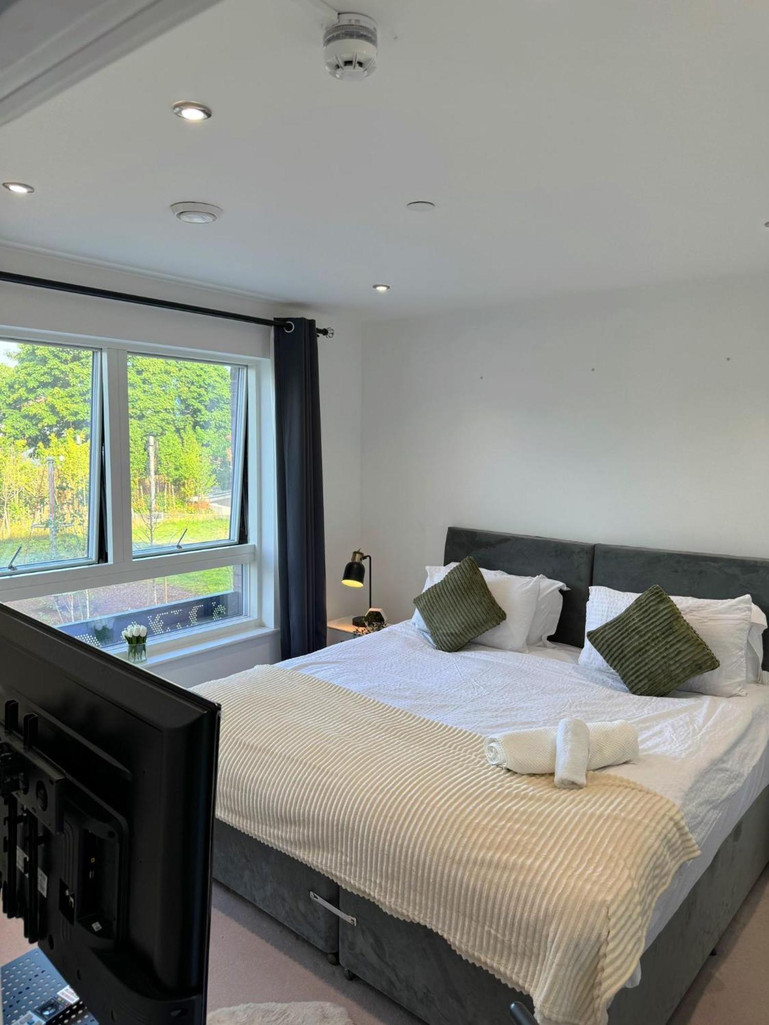 Kayz Lodge- Luxury Ensuite-Private & Shared Accommodation In A New House At The Olympic Village Overlooking Stratford Westfield And Tube Station London Exterior foto