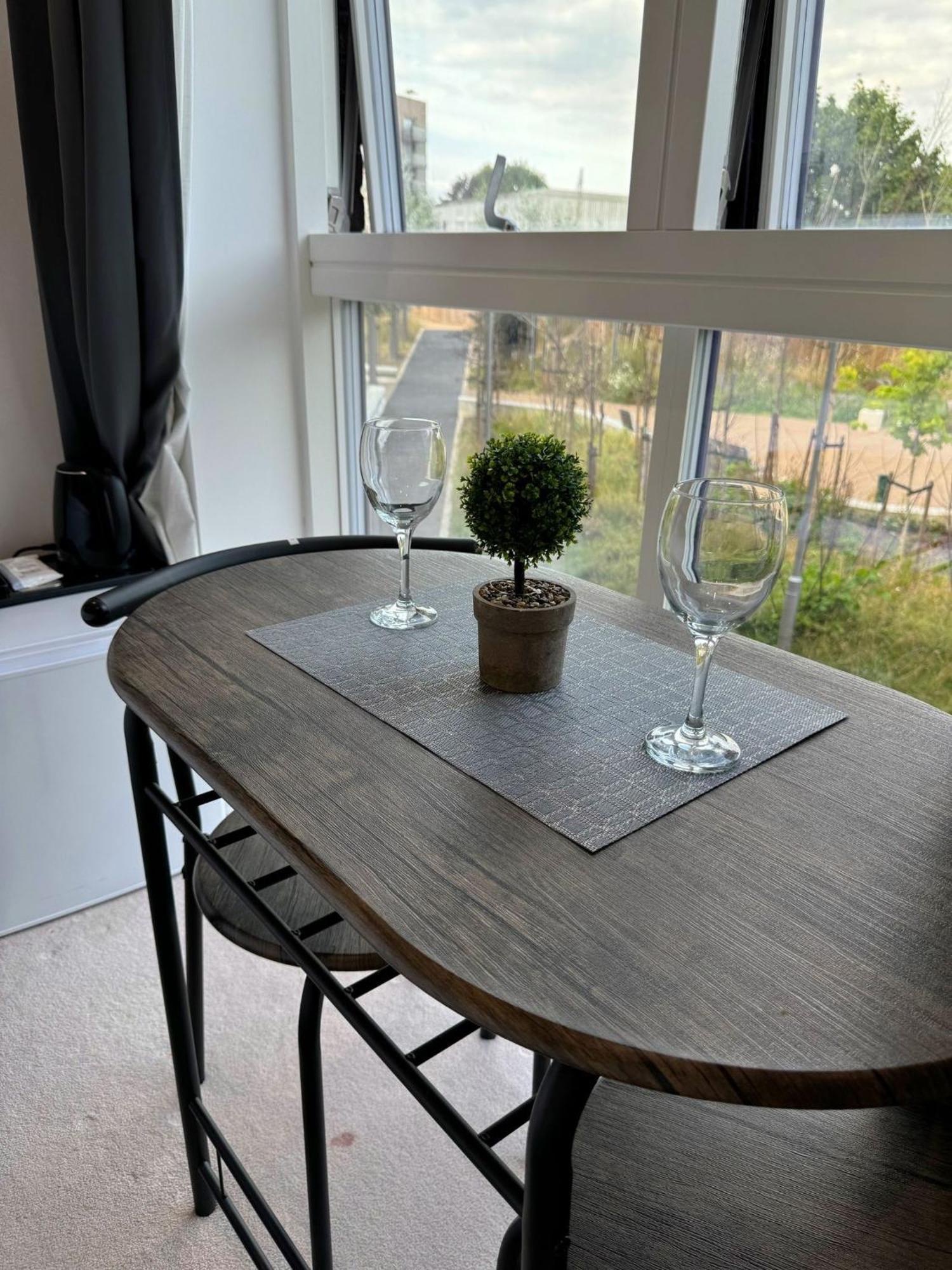 Kayz Lodge- Luxury Ensuite-Private & Shared Accommodation In A New House At The Olympic Village Overlooking Stratford Westfield And Tube Station London Exterior foto